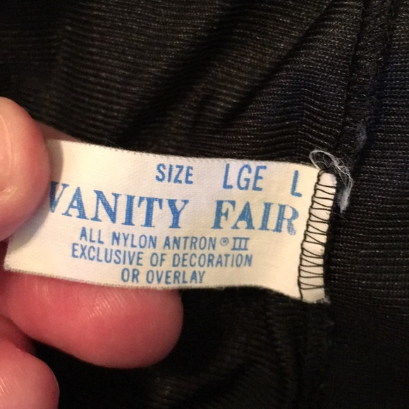 Pretty vintage black half slip by Vanity Fair - Picture 5 of 8